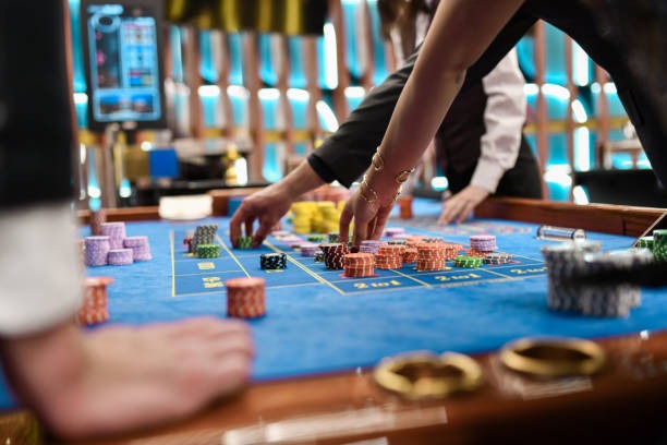 Relax Gaming slot interface on erek07 mobile app showing Aviator game with bet controls and payout display
